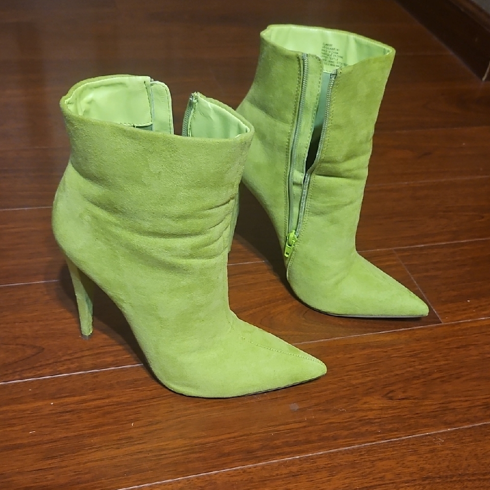 Shoe Dazzle Vibrant Green Suede Heeled Boots